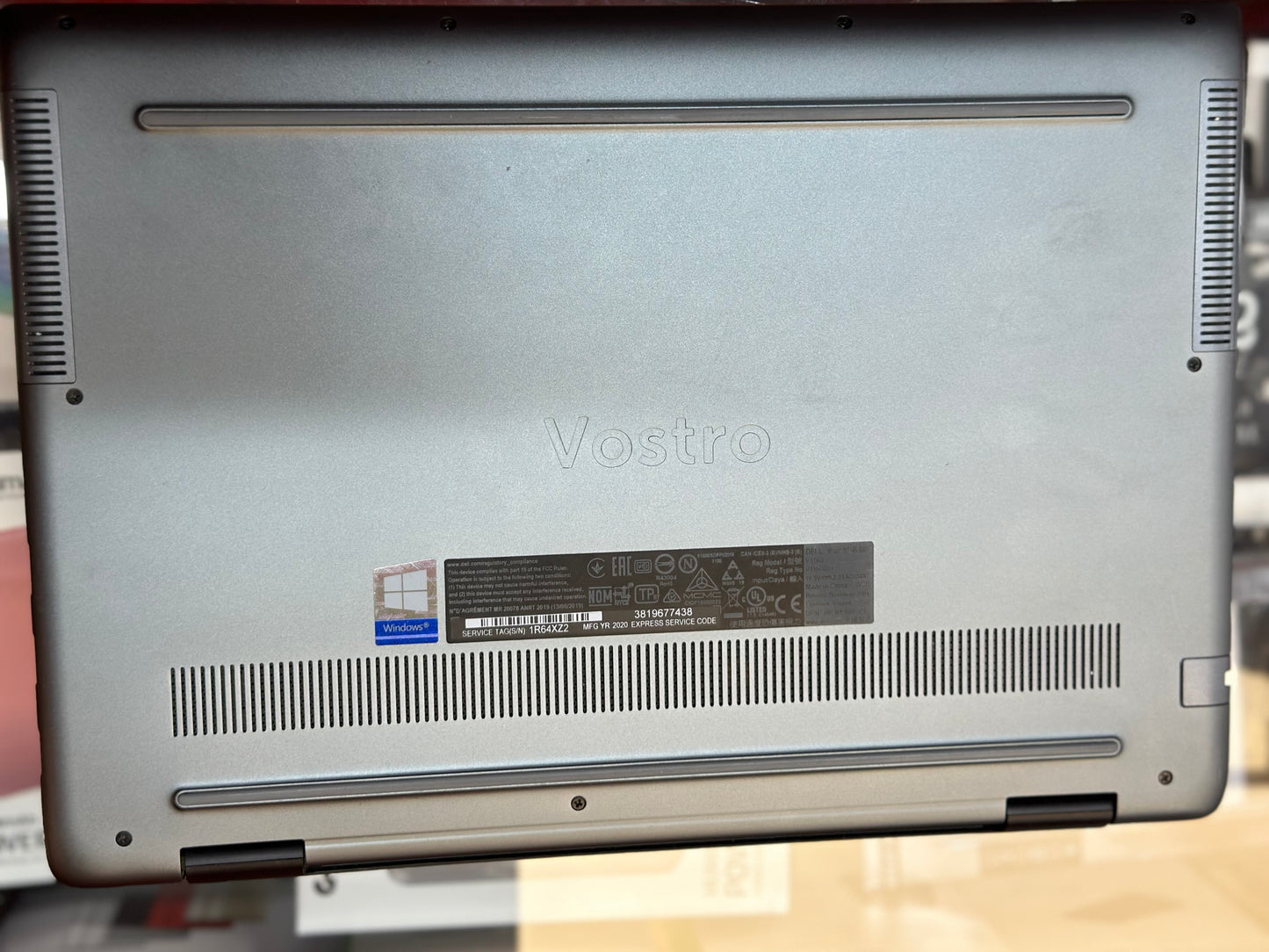 Dell Vostro 5490 i5 8GB 256GB Grey 14" - Gadgo
