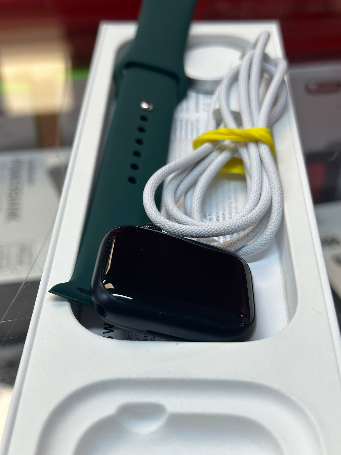 Apple Watch Series 9 (Cellular) with Strap, Midnight Aluminium, 41mm - Gadgo